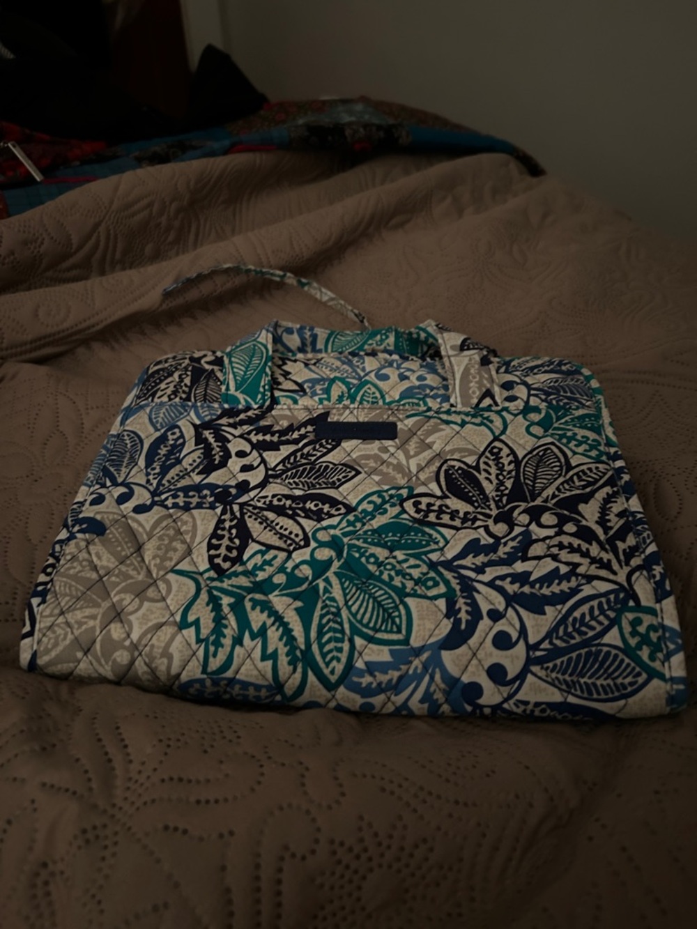 NWOT Vera Bradley handing travel organizer in Santiago pattern